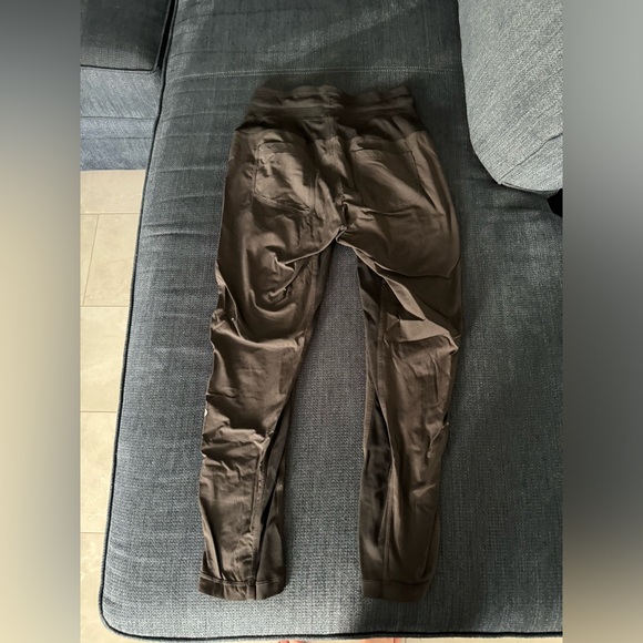 Studio Crops - Picture 2 of 2